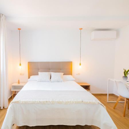 Cubo'S Hostal William'S Sunny 1 With Breakfast Torre de Benagalbon Buitenkant foto