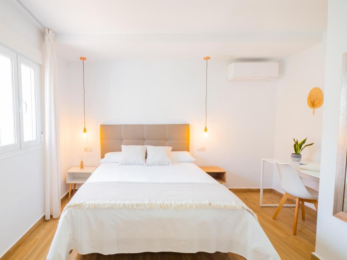 Cubo'S Hostal William'S Sunny 1 With Breakfast Torre de Benagalbon Buitenkant foto