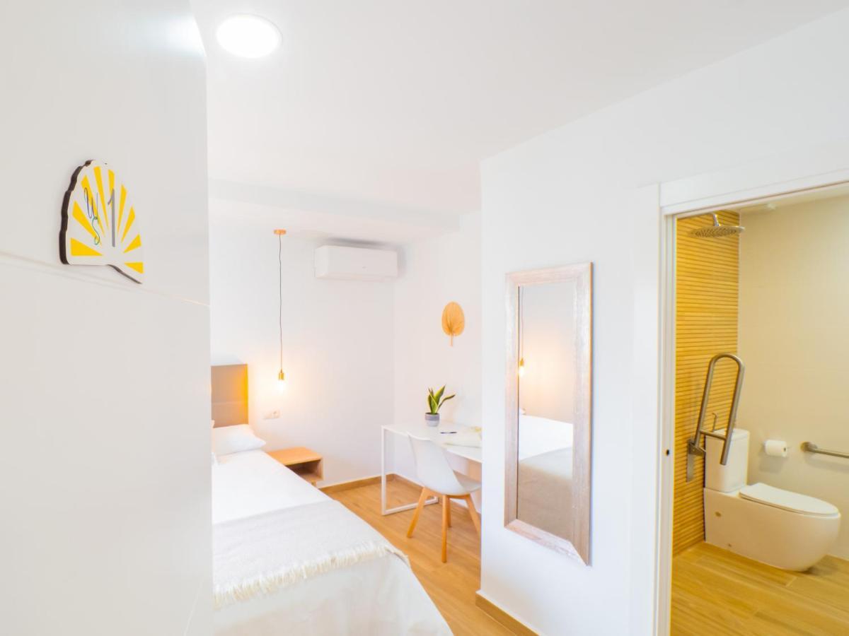 Cubo'S Hostal William'S Sunny 1 With Breakfast Torre de Benagalbon Buitenkant foto